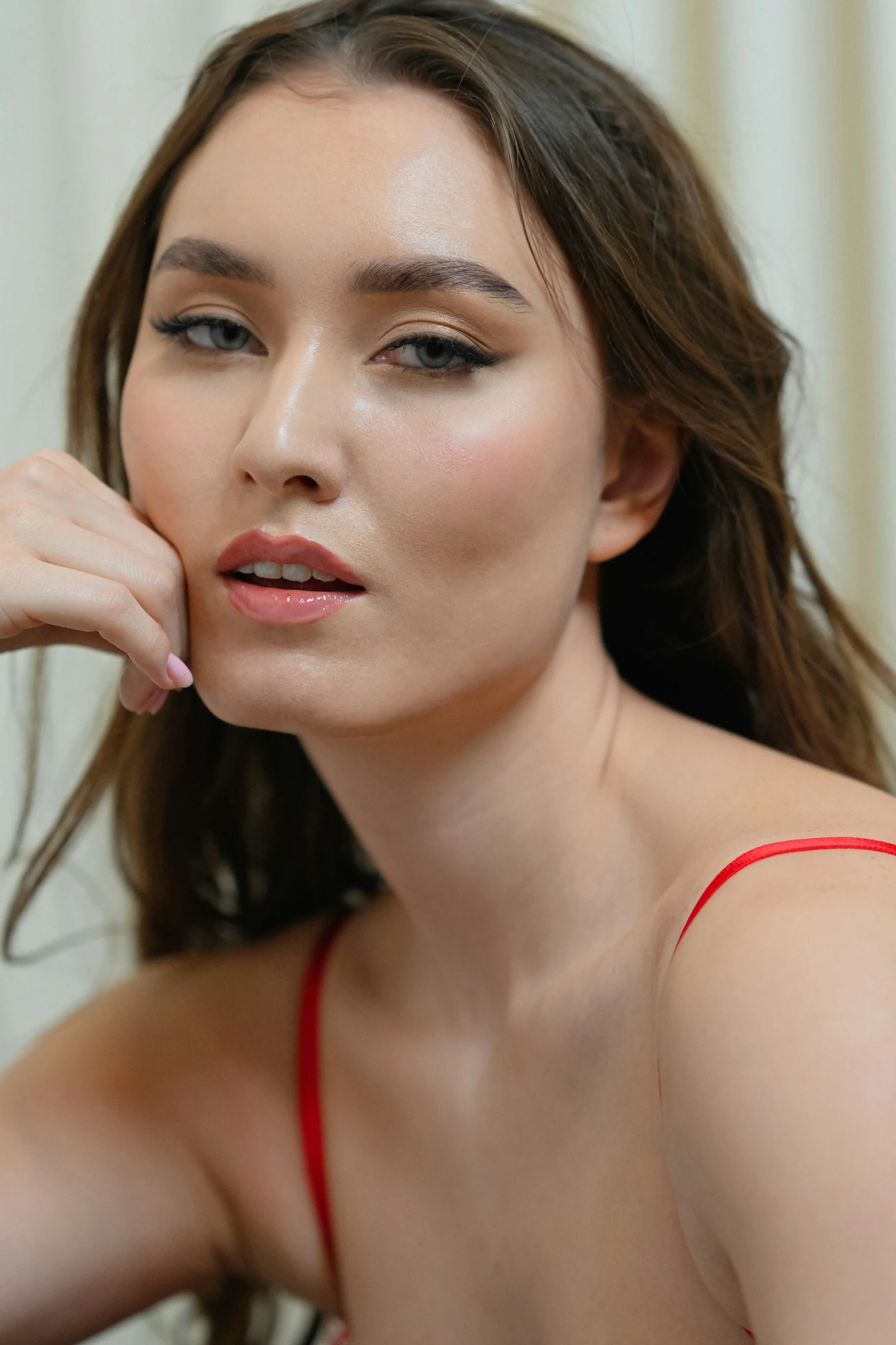 Beauty inspiracija: prirodan ten i nežno naglašene oči